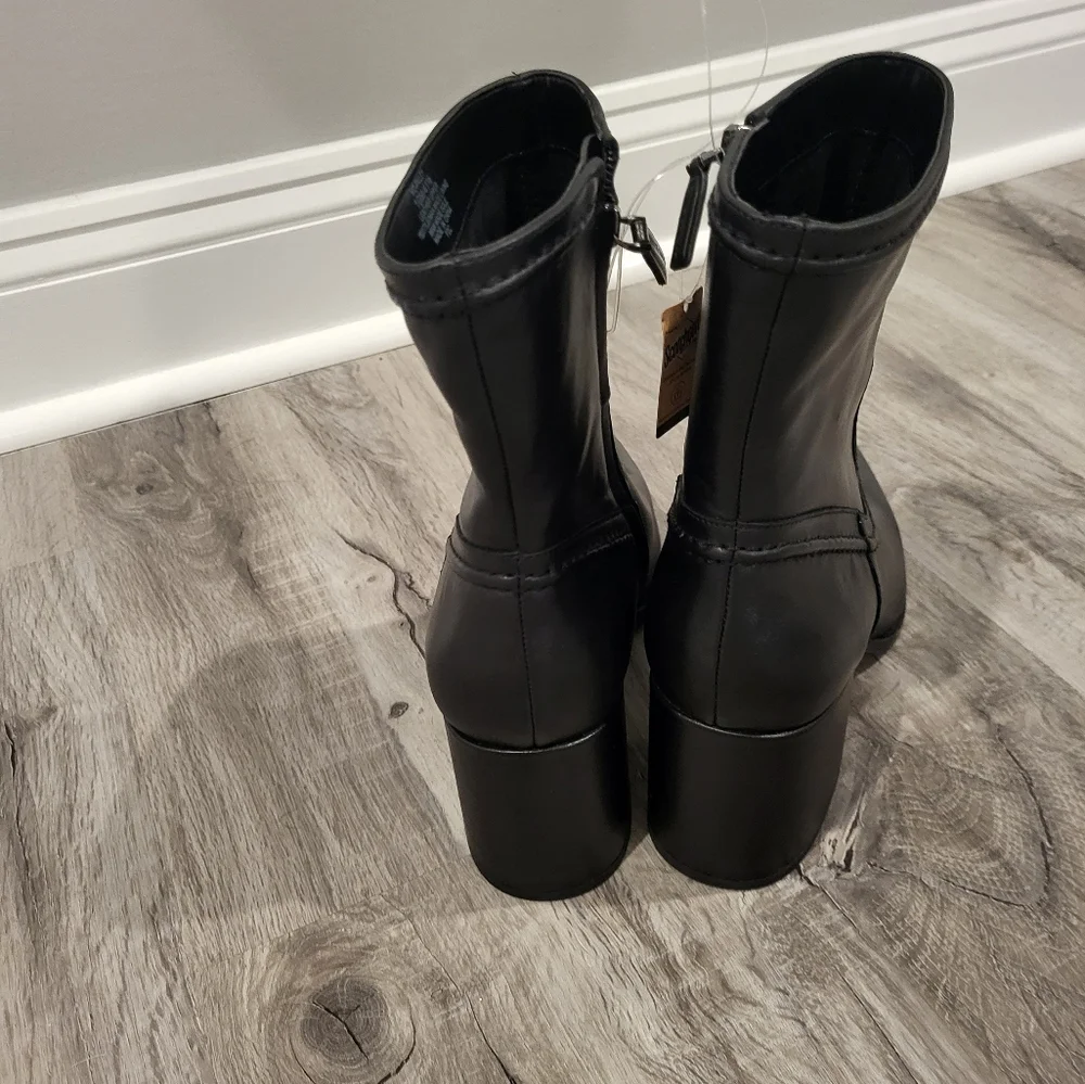 Vince Camuto Black Boots - Picture 3 of 4